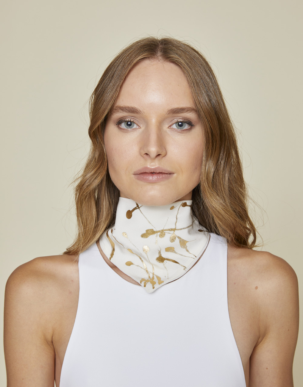 <p>Foulard triangolo in pura seta</p> | Faliero Sarti Lamy