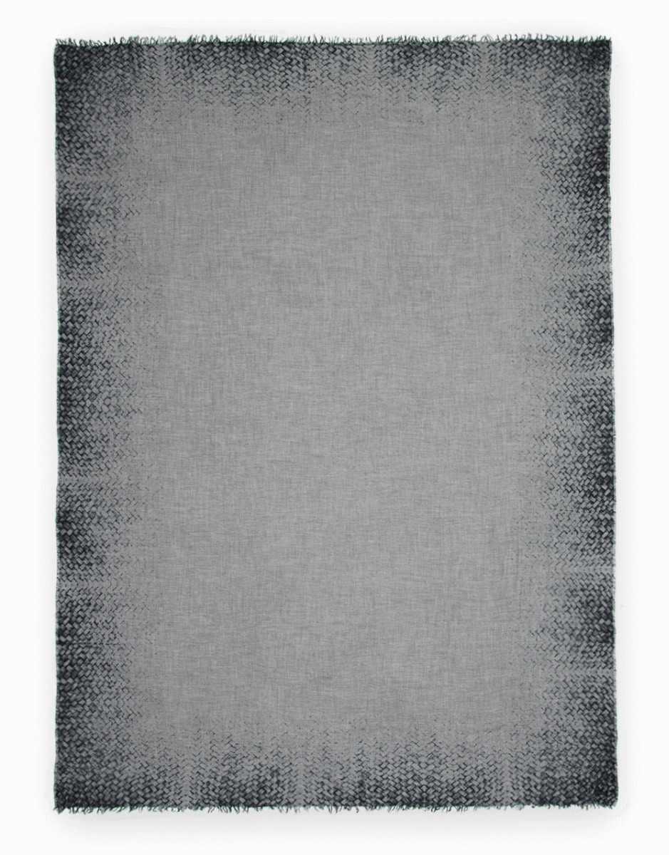 <p>Woven from an extraordinarily lightweight blend of modal and cashmere, the rectangular Geppy scarf is decorated with an eclectic geometric pattern manufactured in Italy with a fine craftsmanship in a modal- cashmere blend and fringed edges. The basic g