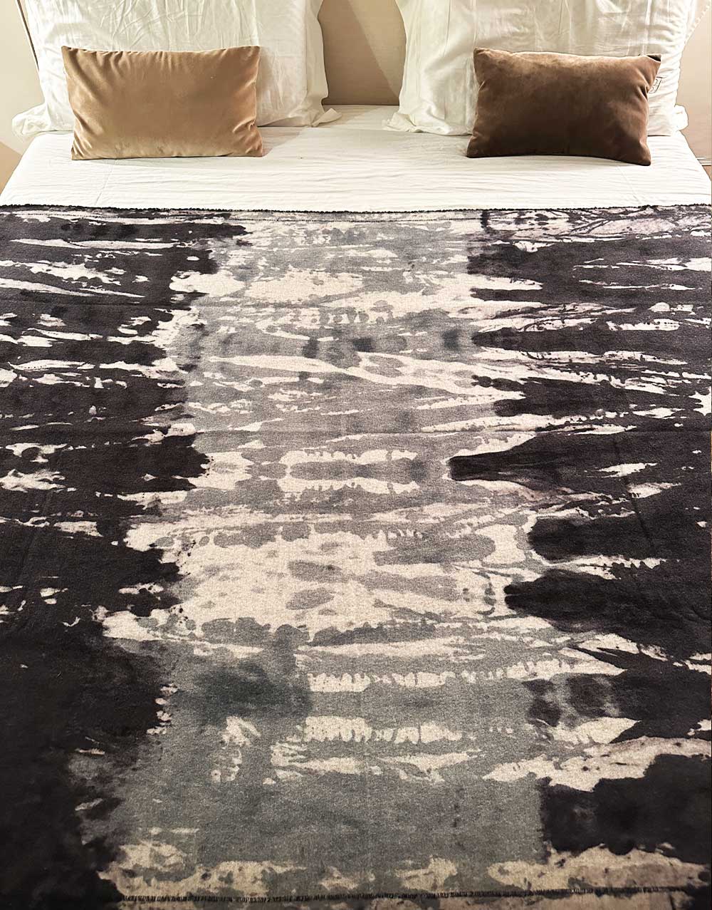 <style type="text/css"><!--br {mso-data-placement:same-cell;}--></style>
<p><span data-sheets-root="1" data-sheets-value="{"1":2,"2":"Printed plaid in wool and cashmere blend"}" data-sheets-userformat="{"2":15359,&