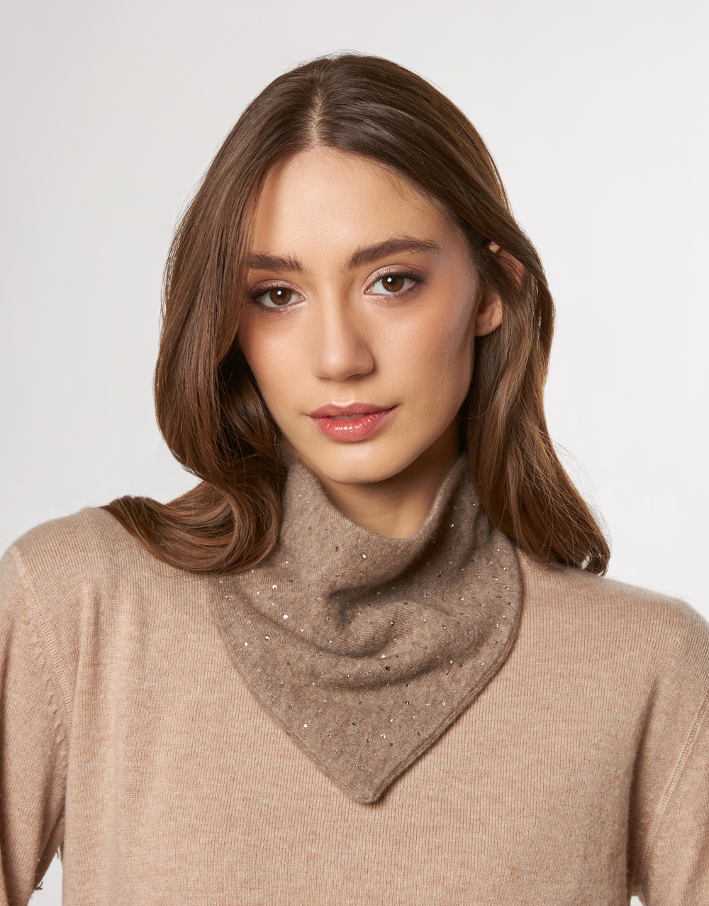 Triangolo in cashmere con punti luce | Faliero Sarti Brillosa